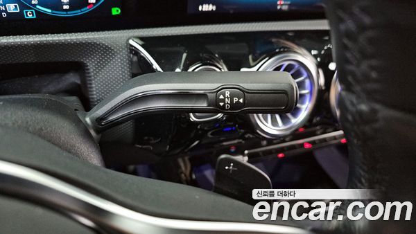 Mercedes-Benz A-Class 2023, фото 9