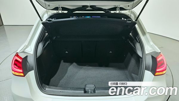 Mercedes-Benz A-Class 2023, фото 20