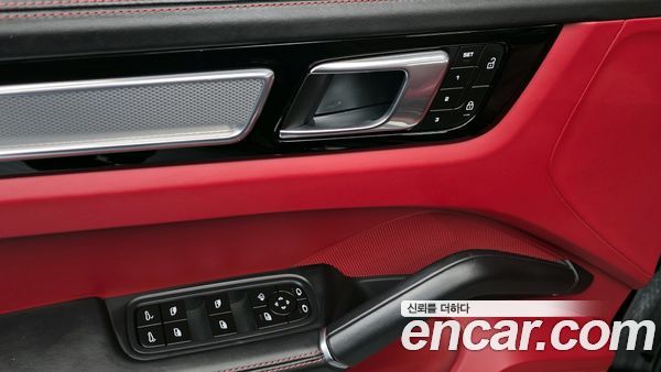 Porsche Cayenne 2023, фото 31