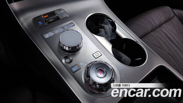 Genesis GV70 2025, фото 12