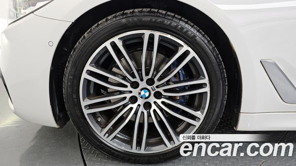 BMW 5 Series 2020, фото 5