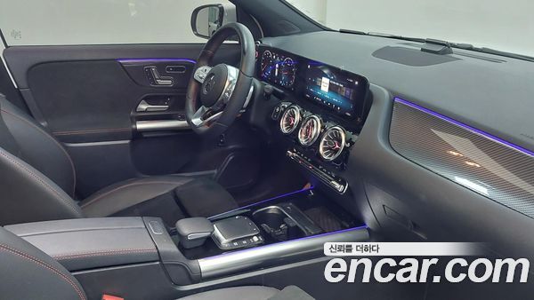 Mercedes-Benz GLA 2023, фото 9