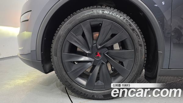 Tesla Model Y 2025, фото 5