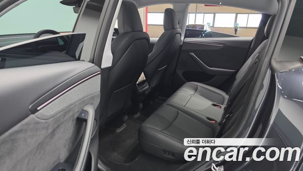 Tesla Model Y 2025, фото 16