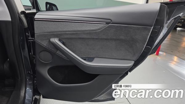 Tesla Model Y 2025, фото 35