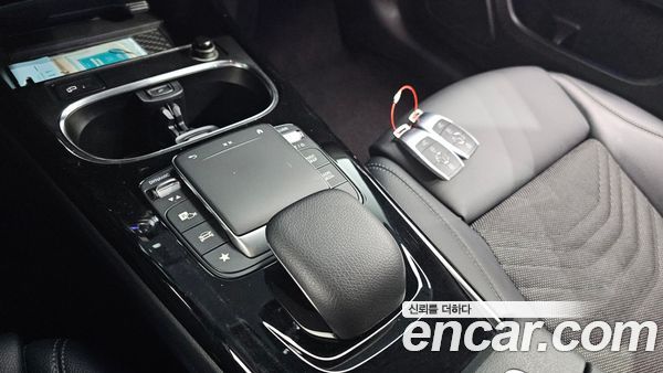 Mercedes-Benz A-Class 2020, фото 12