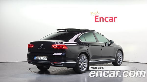 Volkswagen Passat 2022, фото 2