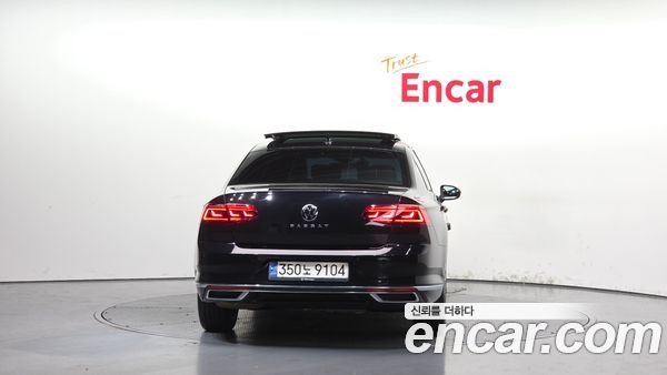 Volkswagen Passat 2022, фото 4