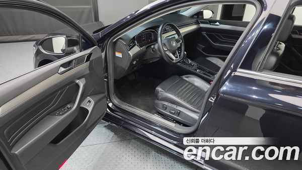 Volkswagen Passat 2022, фото 13