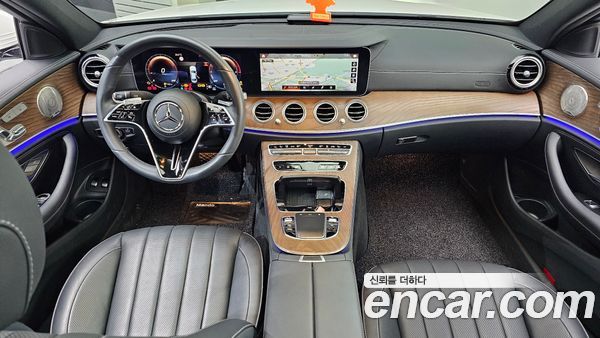 Mercedes-Benz E-Class 2023, фото 10