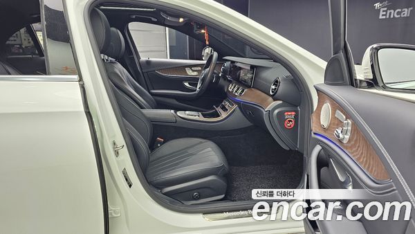 Mercedes-Benz E-Class 2023, фото 17