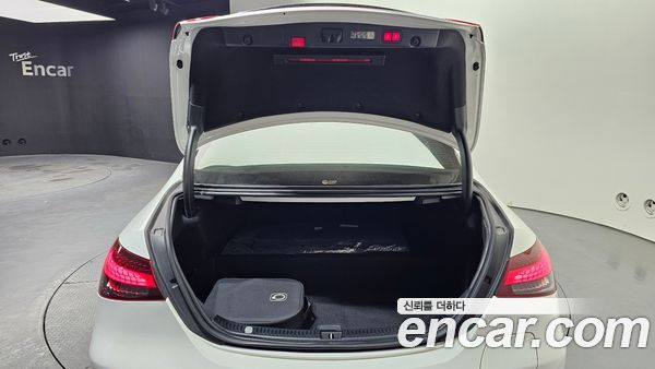 Mercedes-Benz E-Class 2023, фото 26
