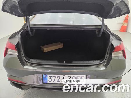 Hyundai Elantra 2021, фото 6