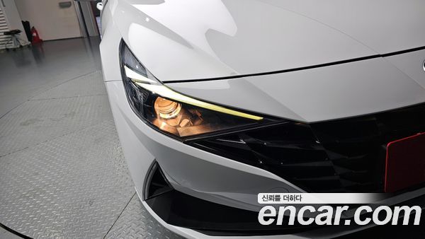 Hyundai Elantra 2023, фото 8