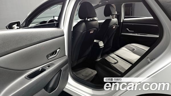 Hyundai Elantra 2023, фото 16