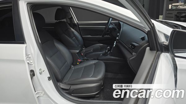 Hyundai Elantra 2020, фото 12