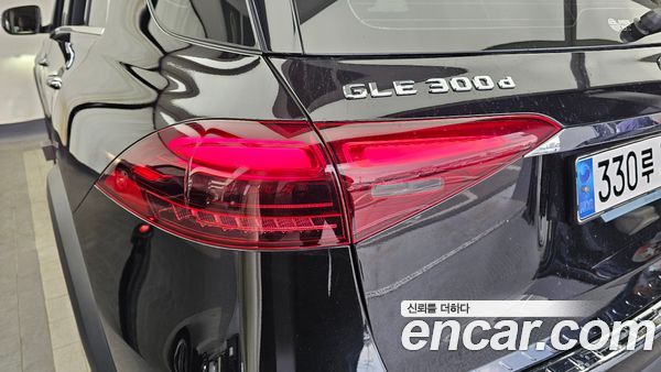 Mercedes-Benz GLE 2024, фото 9