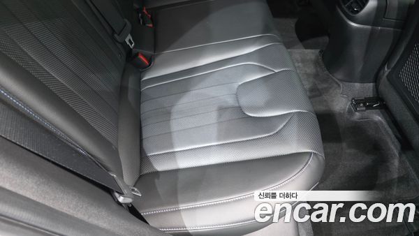 Hyundai Elantra 2022, фото 16