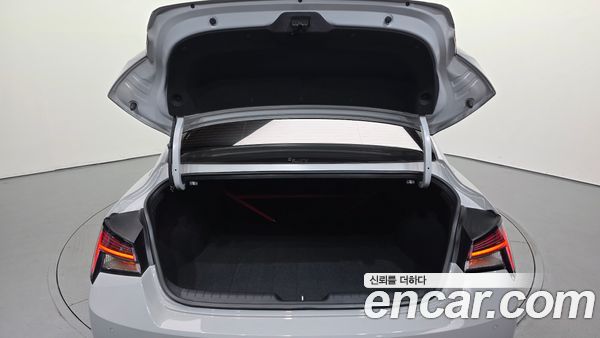 Hyundai Elantra 2022, фото 29
