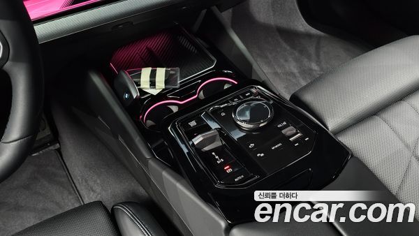 BMW 5 Series 2025, фото 11