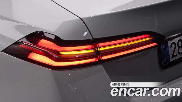 BMW 5 Series 2025, фото 8