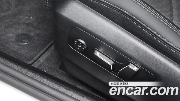 BMW 5 Series 2025, фото 29