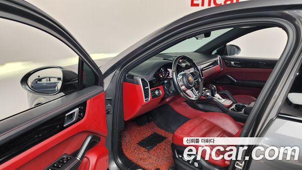 Porsche Cayenne 2020, фото 13