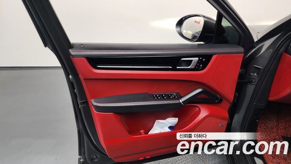 Porsche Cayenne 2020, фото 14