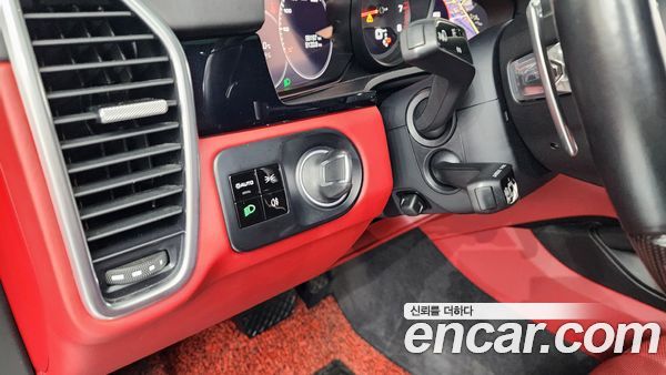 Porsche Cayenne 2020, фото 29