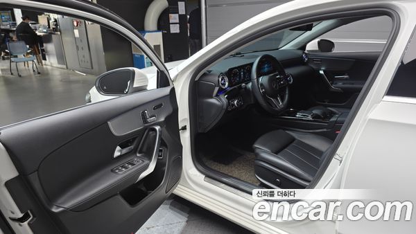 Mercedes-Benz A-Class 2020, фото 10