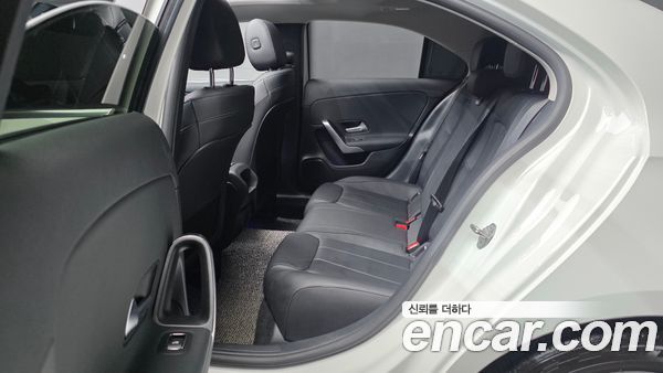 Mercedes-Benz A-Class 2020, фото 12