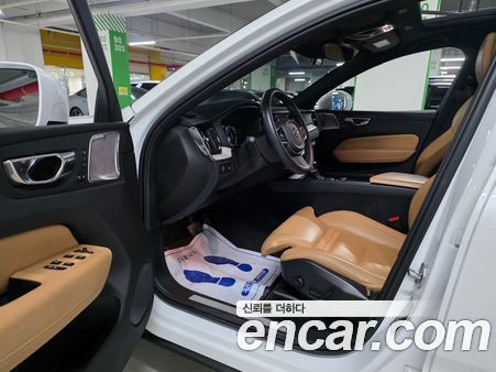Volvo XC60 2020, фото 13