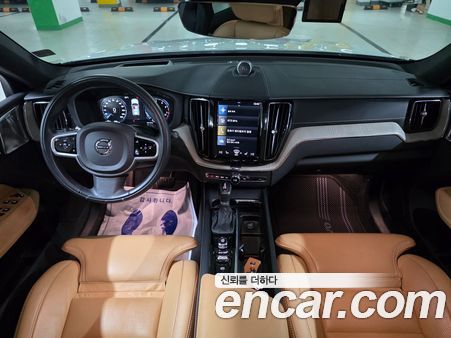 Volvo XC60 2020, фото 16