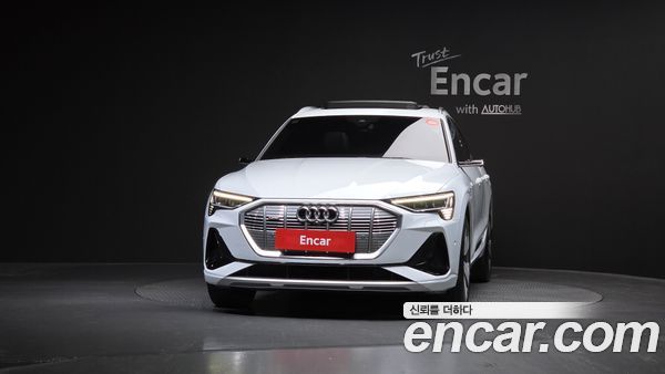 Audi e-tron 2022, фото 3
