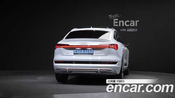 Audi e-tron 2022, фото 4