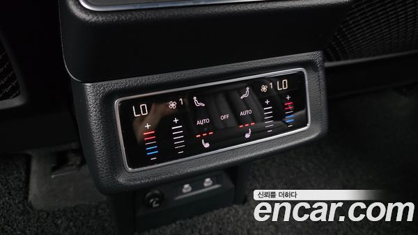 Audi e-tron 2022, фото 18