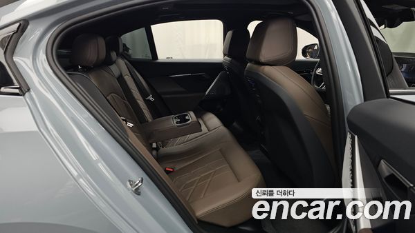 BMW 5 Series 2024, фото 18