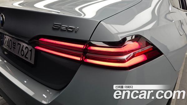 BMW 5 Series 2024, фото 9