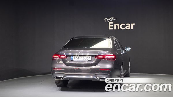 Mercedes-Benz E-Class 2021, фото 4