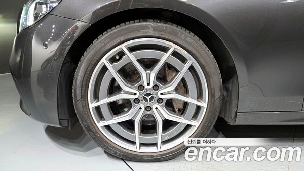 Mercedes-Benz E-Class 2021, фото 5