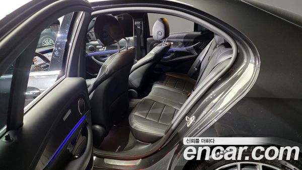 Mercedes-Benz E-Class 2021, фото 17