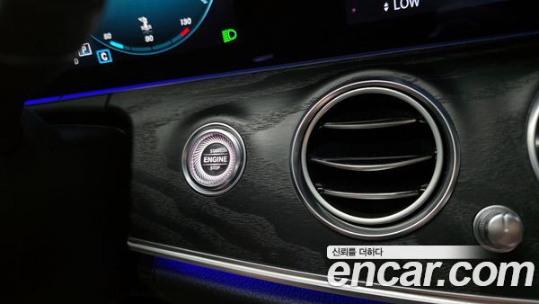 Mercedes-Benz E-Class 2021, фото 27