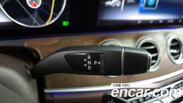 Mercedes-Benz E-Class 2020, фото 12