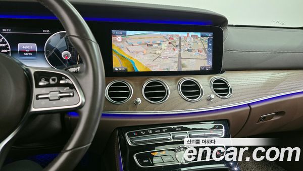 Mercedes-Benz E-Class 2020, фото 18