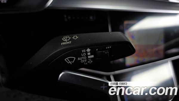 Audi A8 2021, фото 31