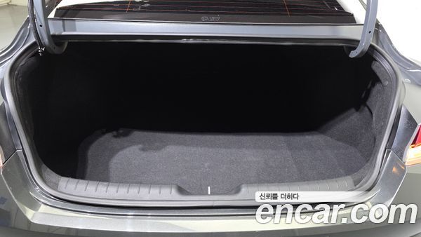 Hyundai Elantra 2021, фото 30