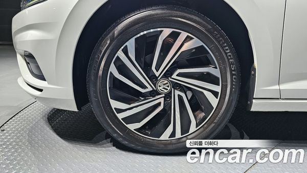 Volkswagen Jetta 2021, фото 5