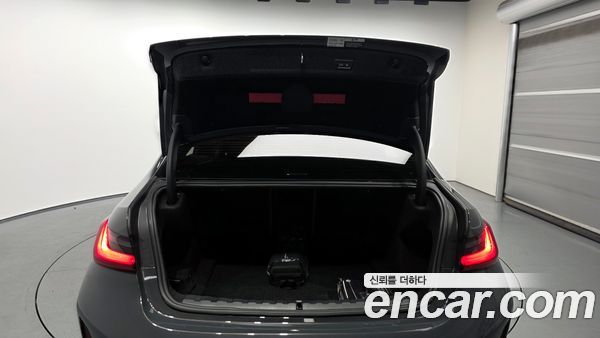 BMW 3 Series 2025, фото 26