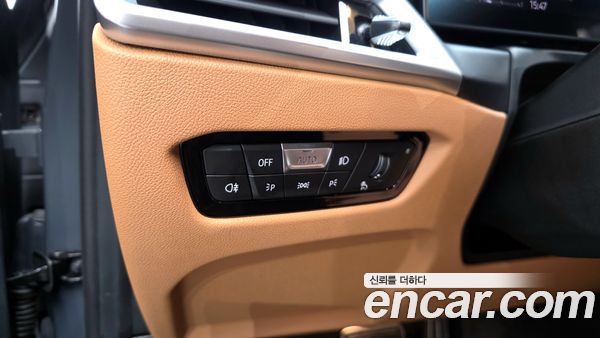 BMW 3 Series 2025, фото 30