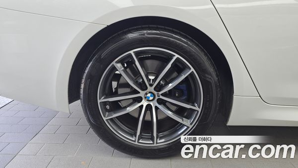 BMW 5 Series 2023, фото 5